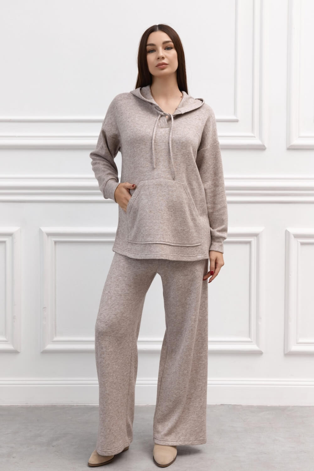 Beige ammesett DIANORA N med hettegenser og bukse for gravide