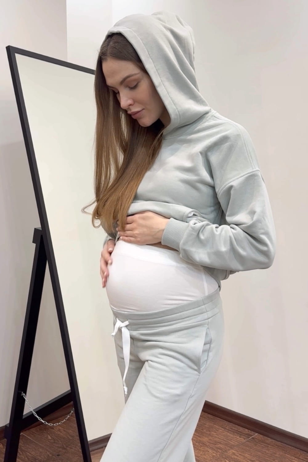 komfort mamma sett i salviegrønn for graviditet og amming