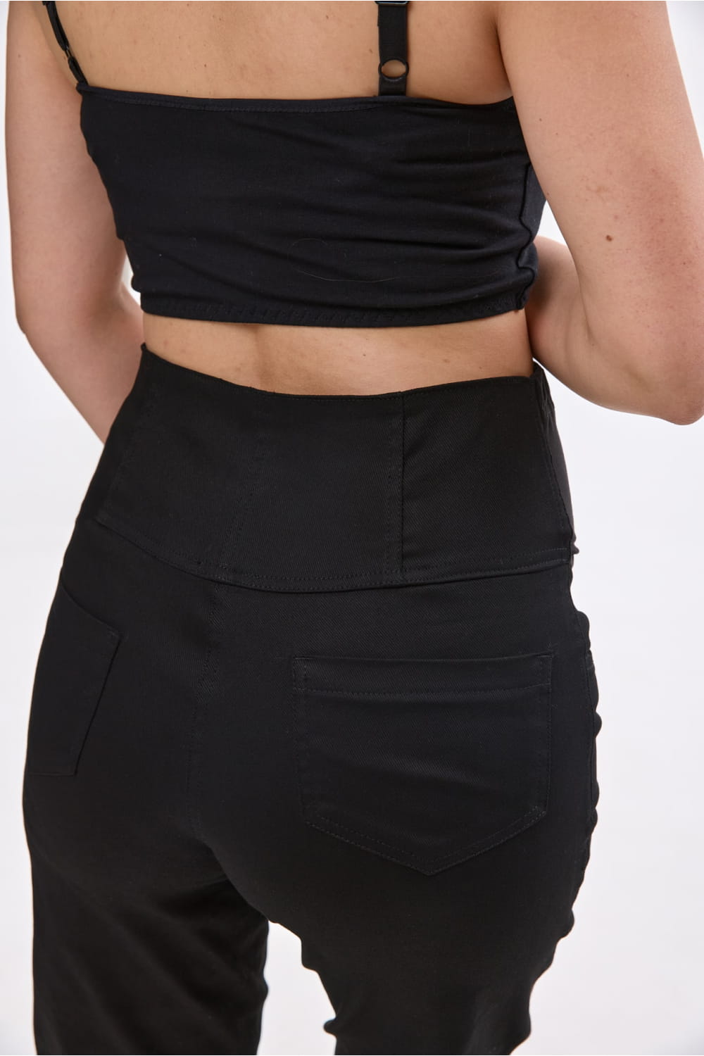 gravidjeans mom i svart for gravide