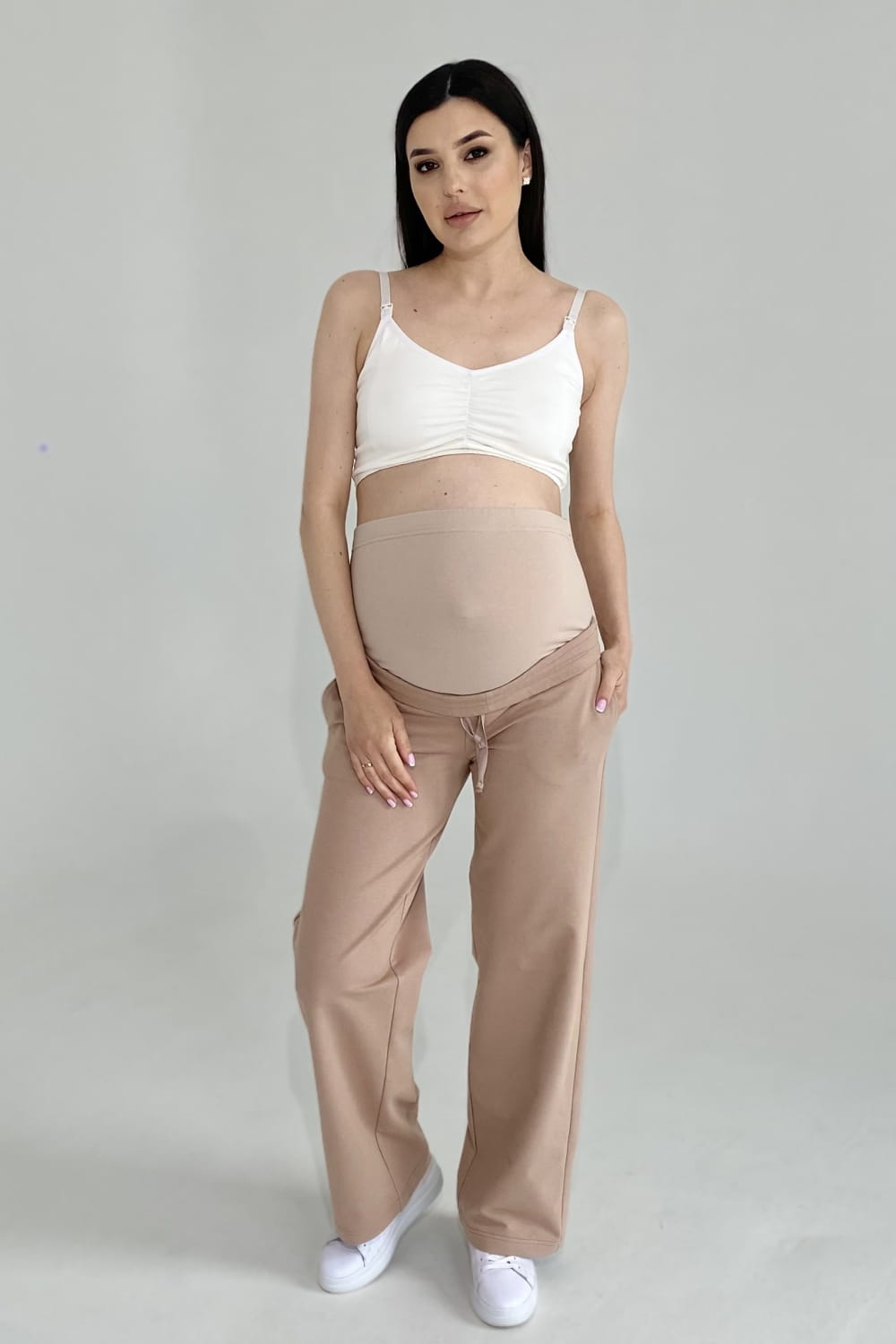 komfort mamma sett i beige for graviditet og amming