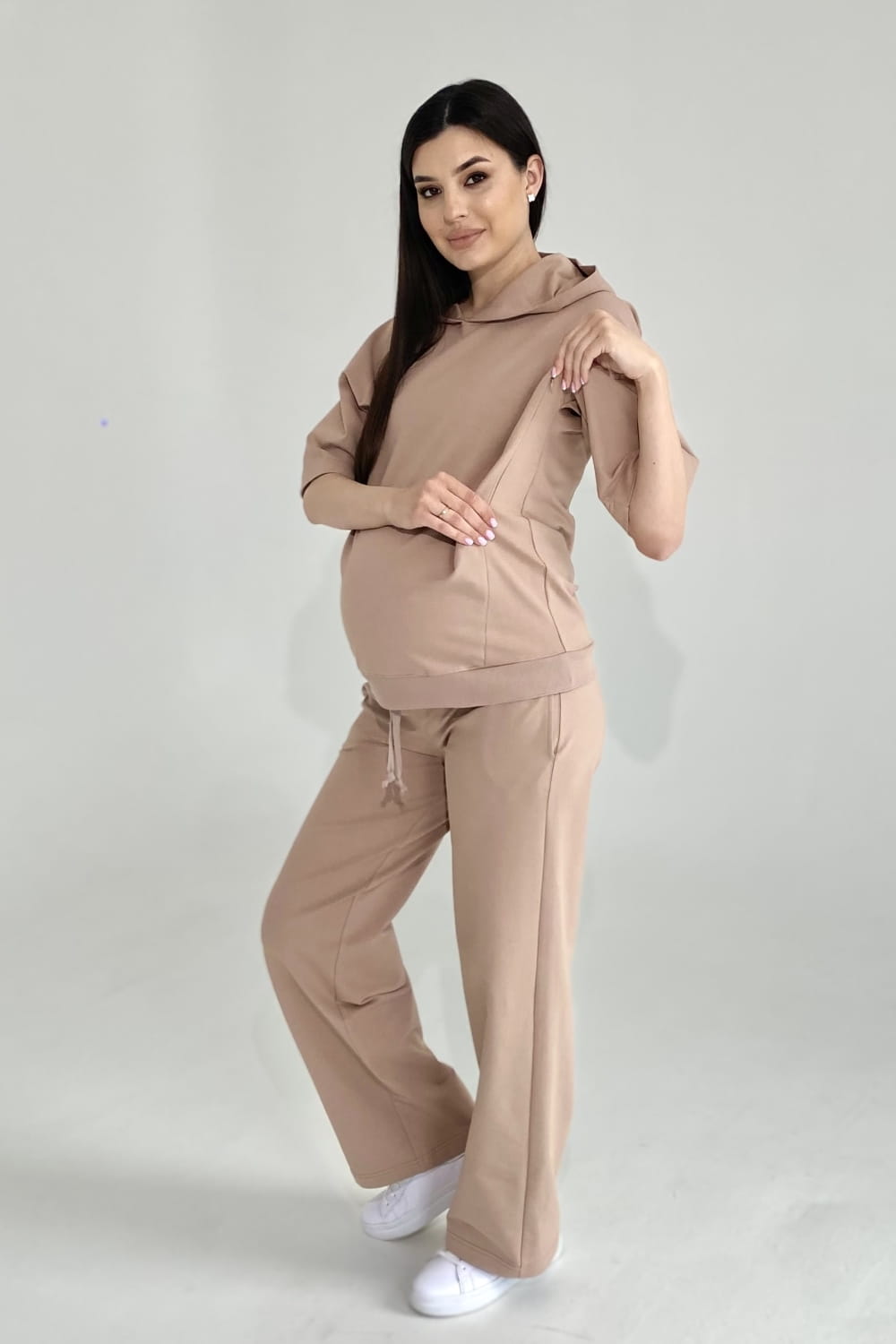 komfort mamma sett i beige for graviditet og amming