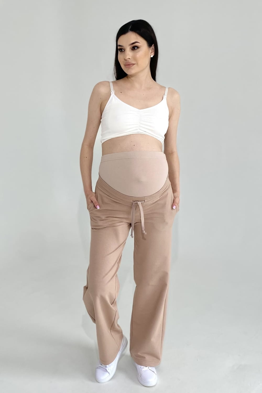 komfort mamma sett i beige for graviditet og amming