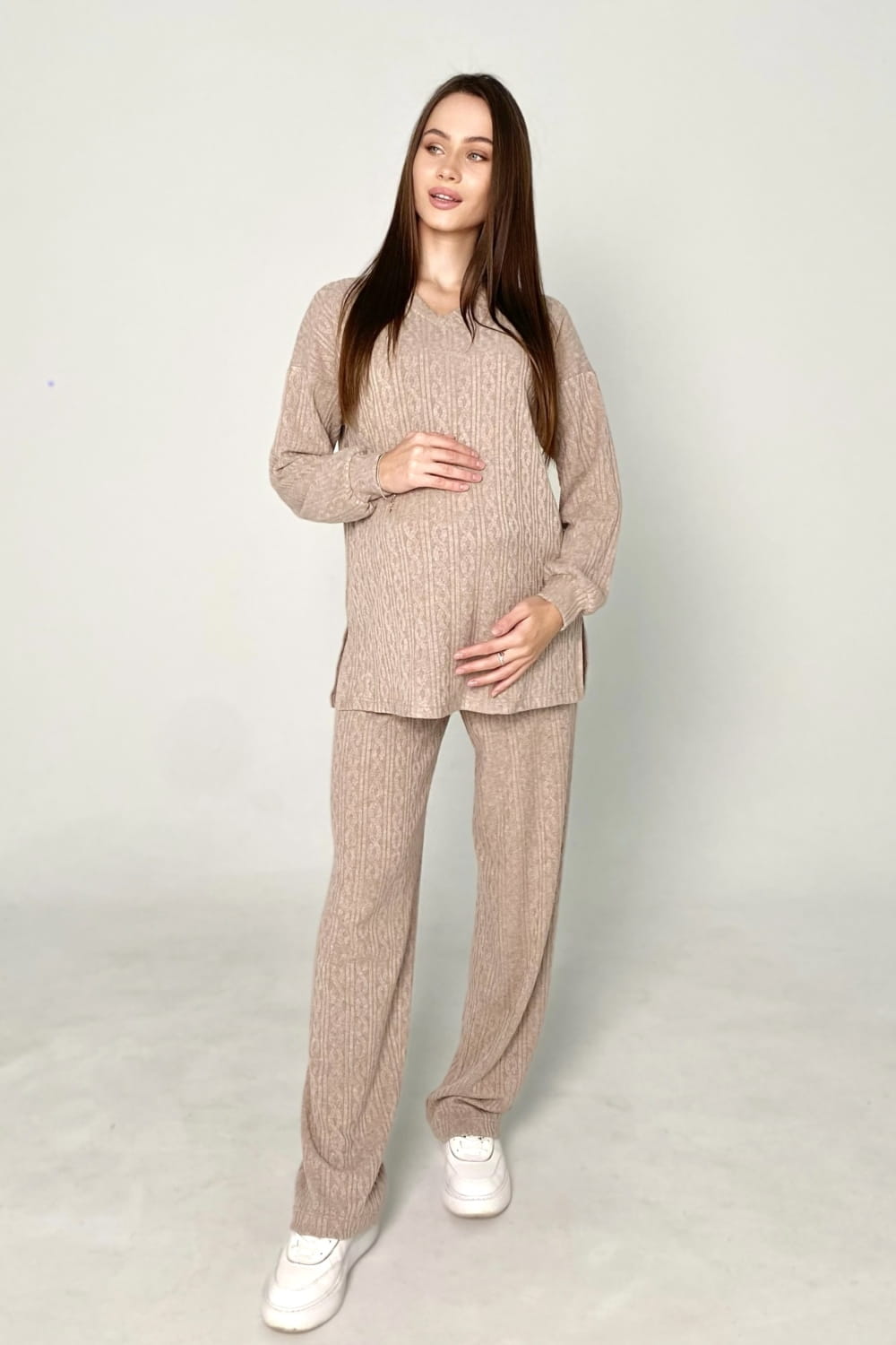 mamma lounge sett i beige for graviditet og amming