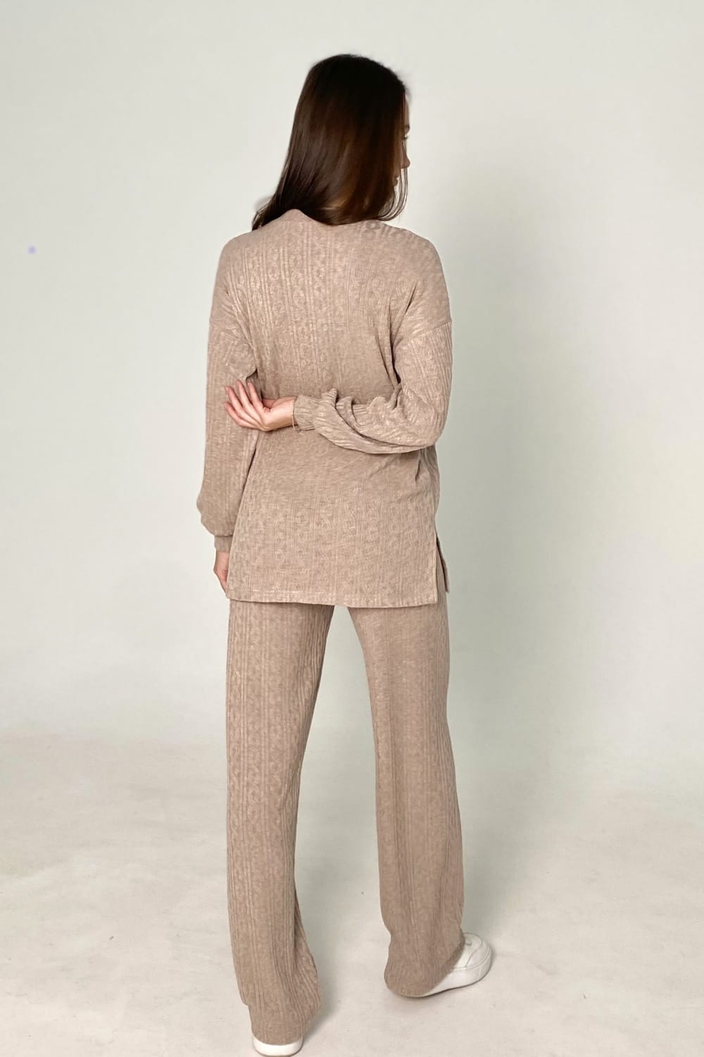 mamma lounge sett i beige for graviditet og amming