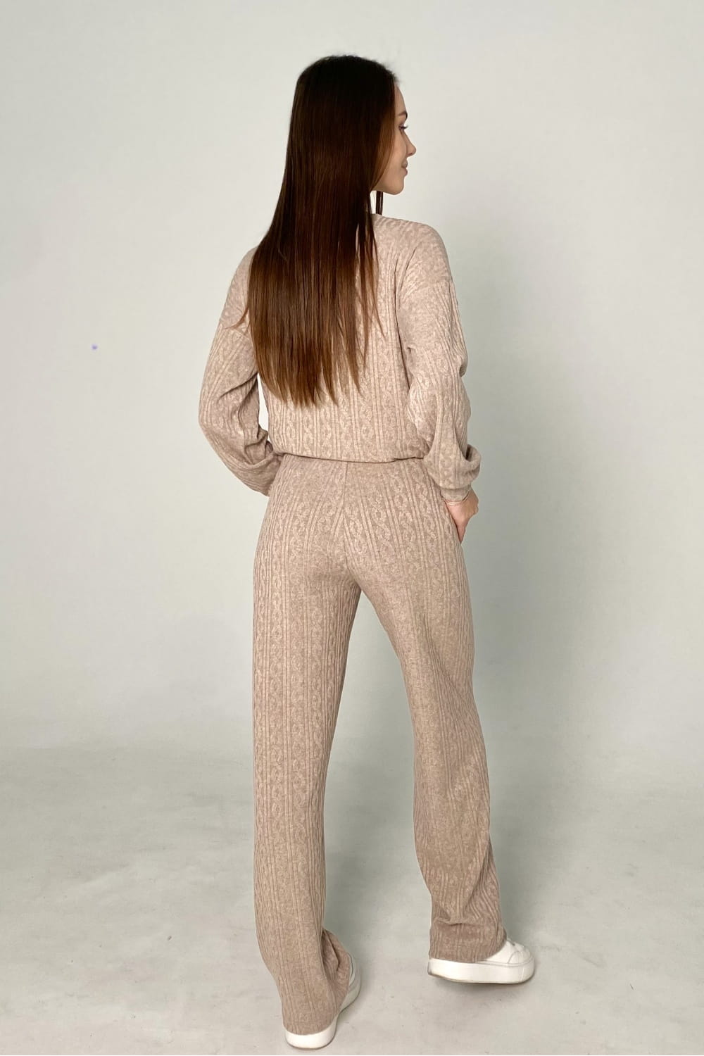 mamma lounge sett i beige for graviditet og amming