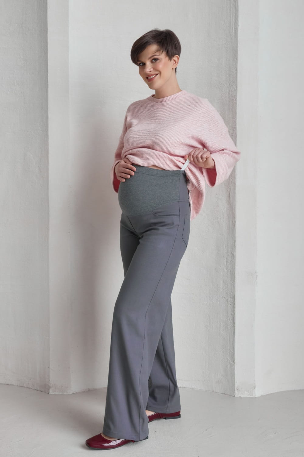 gravidjeans i grå for gravide